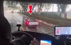 消防鸣笛受阻，私家车慢行遭罚：紧急时刻的规则不容忽视